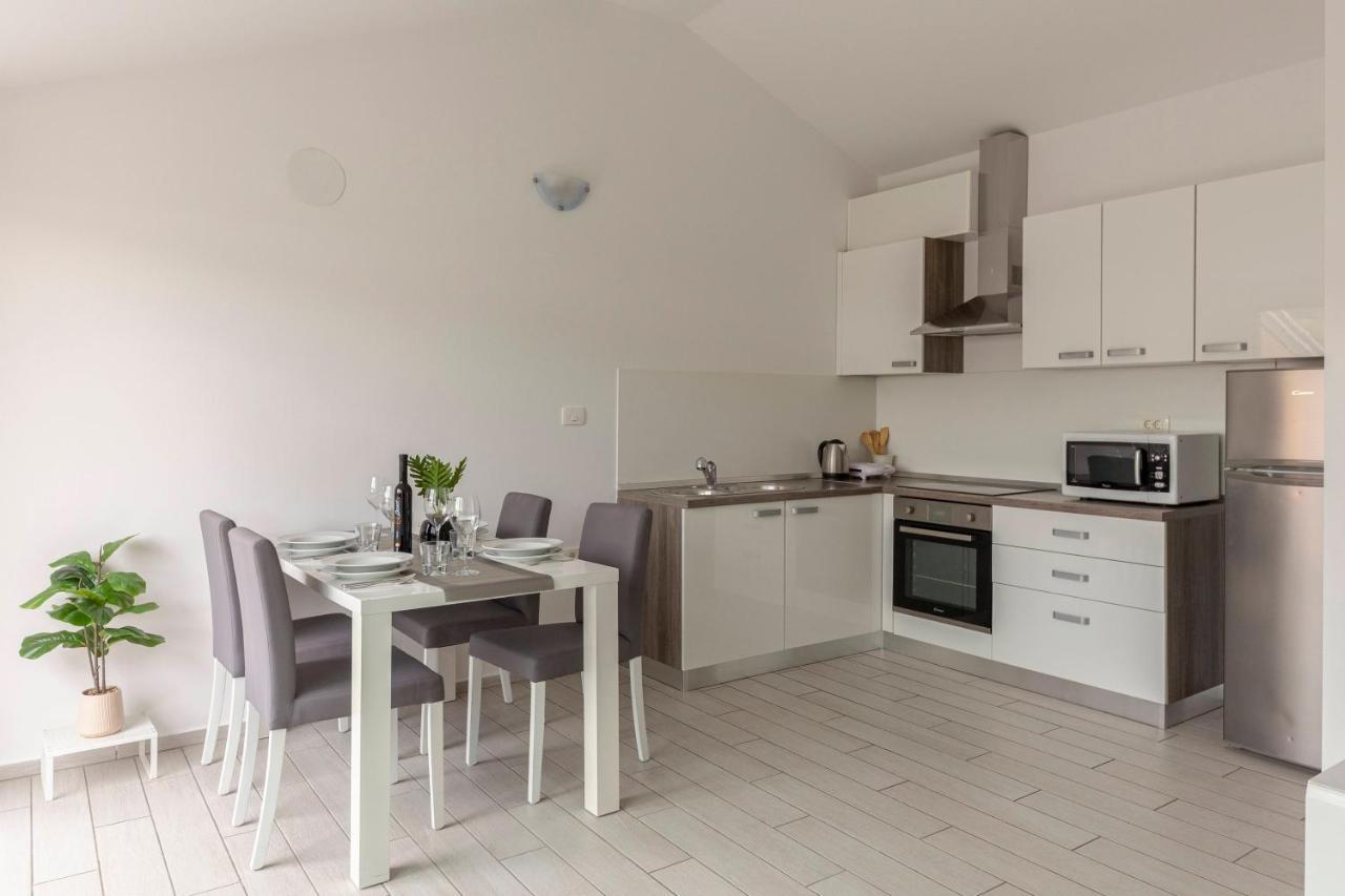 Apartments Era イゾラ エクステリア 写真