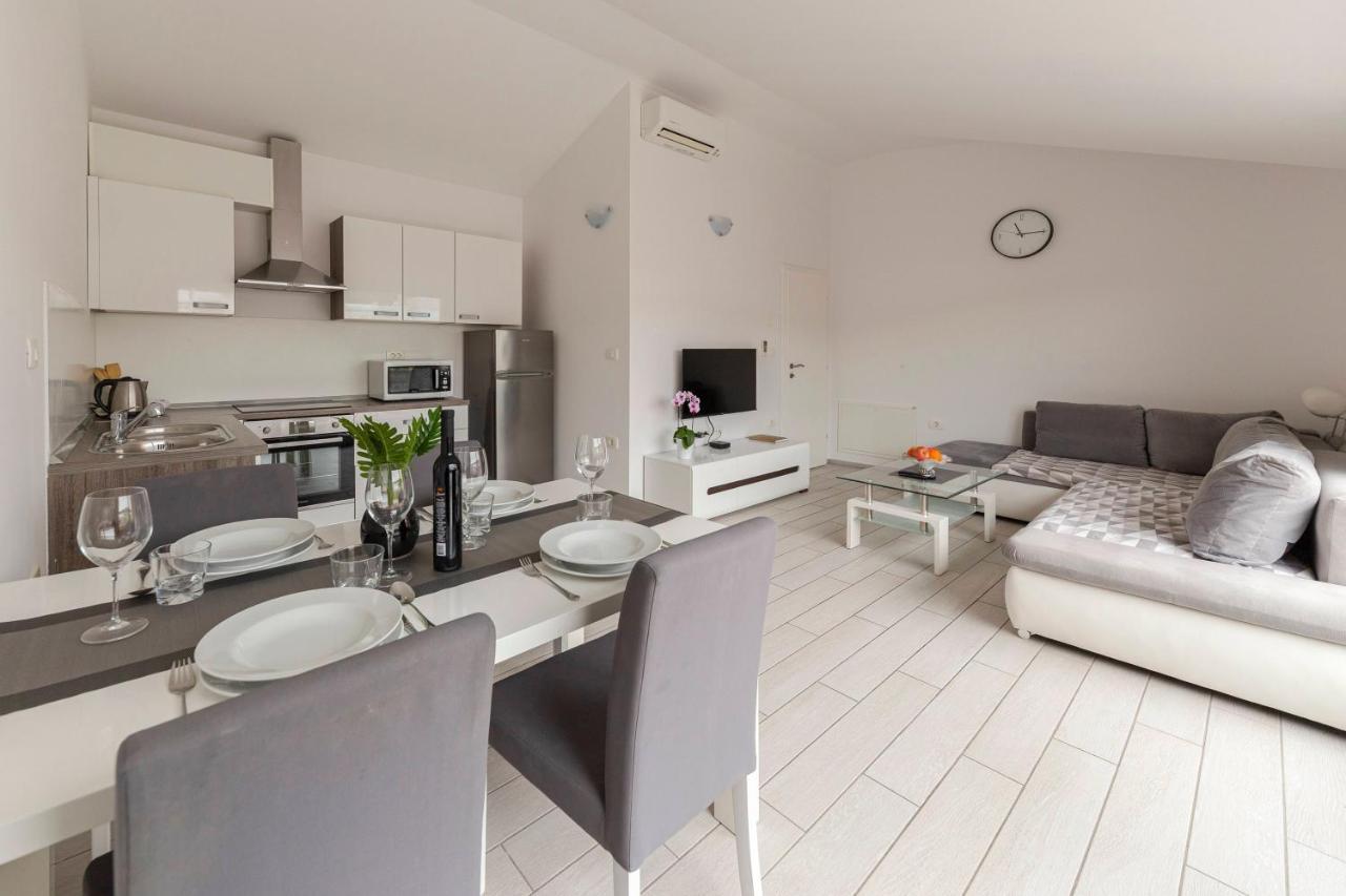 Apartments Era イゾラ エクステリア 写真