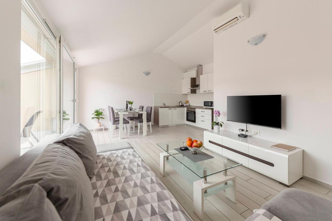 Apartments Era イゾラ エクステリア 写真