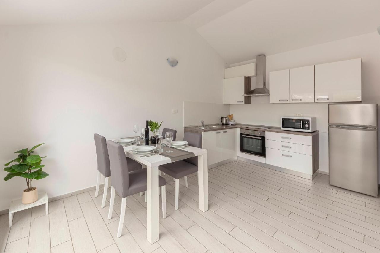 Apartments Era イゾラ エクステリア 写真